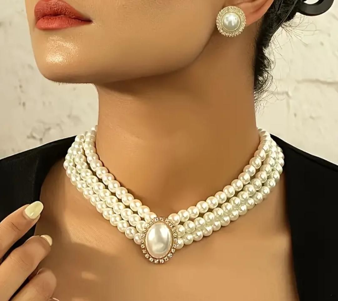 Elegant White Pearl Necklace – Timeless & Graceful