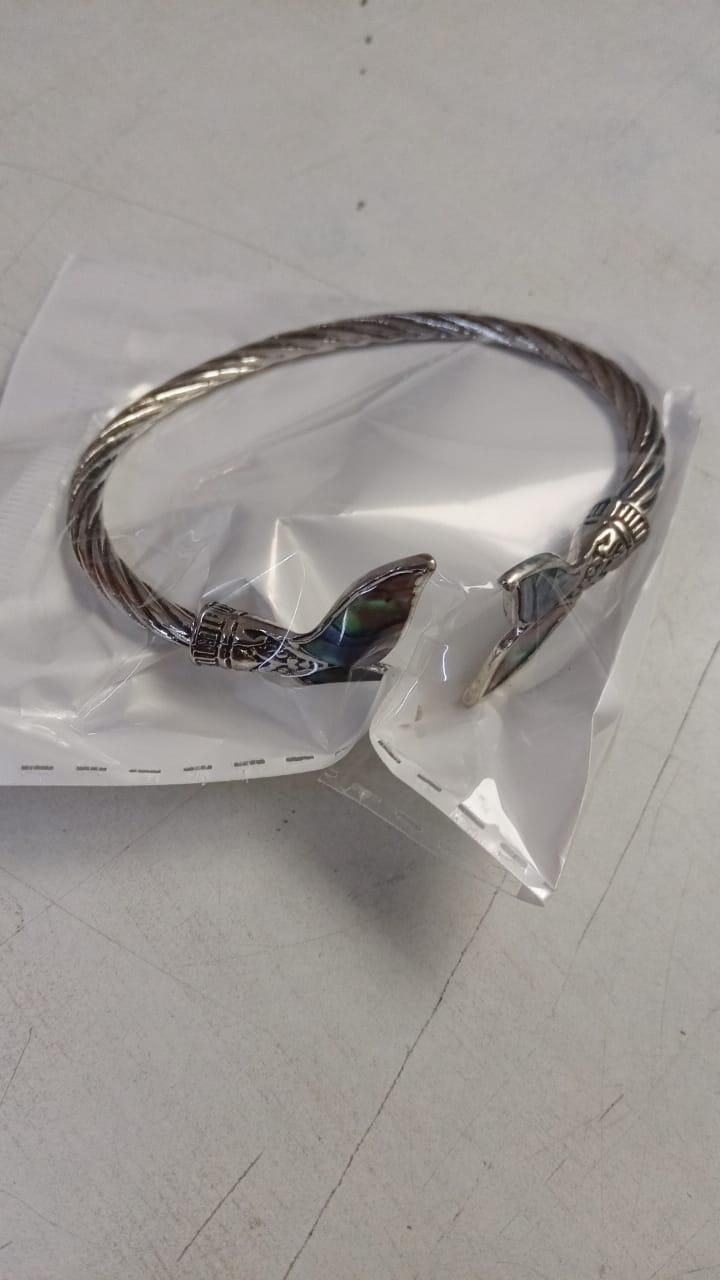 Mystic Abalone Shell Mermaid Tail Bangle – Ocean-Inspired Elegance