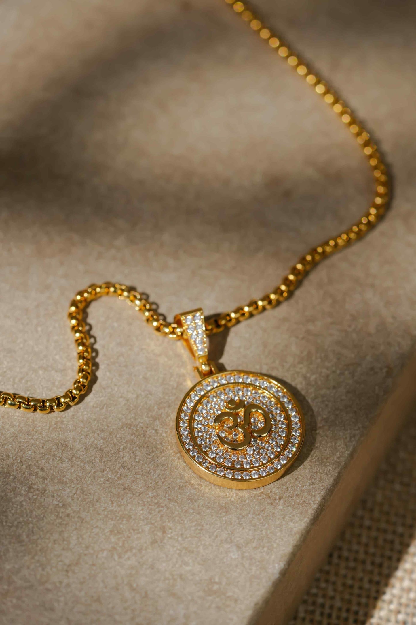 Sacred Om Pendant with Elegant Chain – Spiritual & Stylish